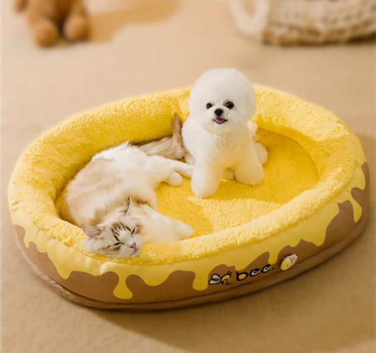 Four Seasons Warm Sleeping Dog Bed